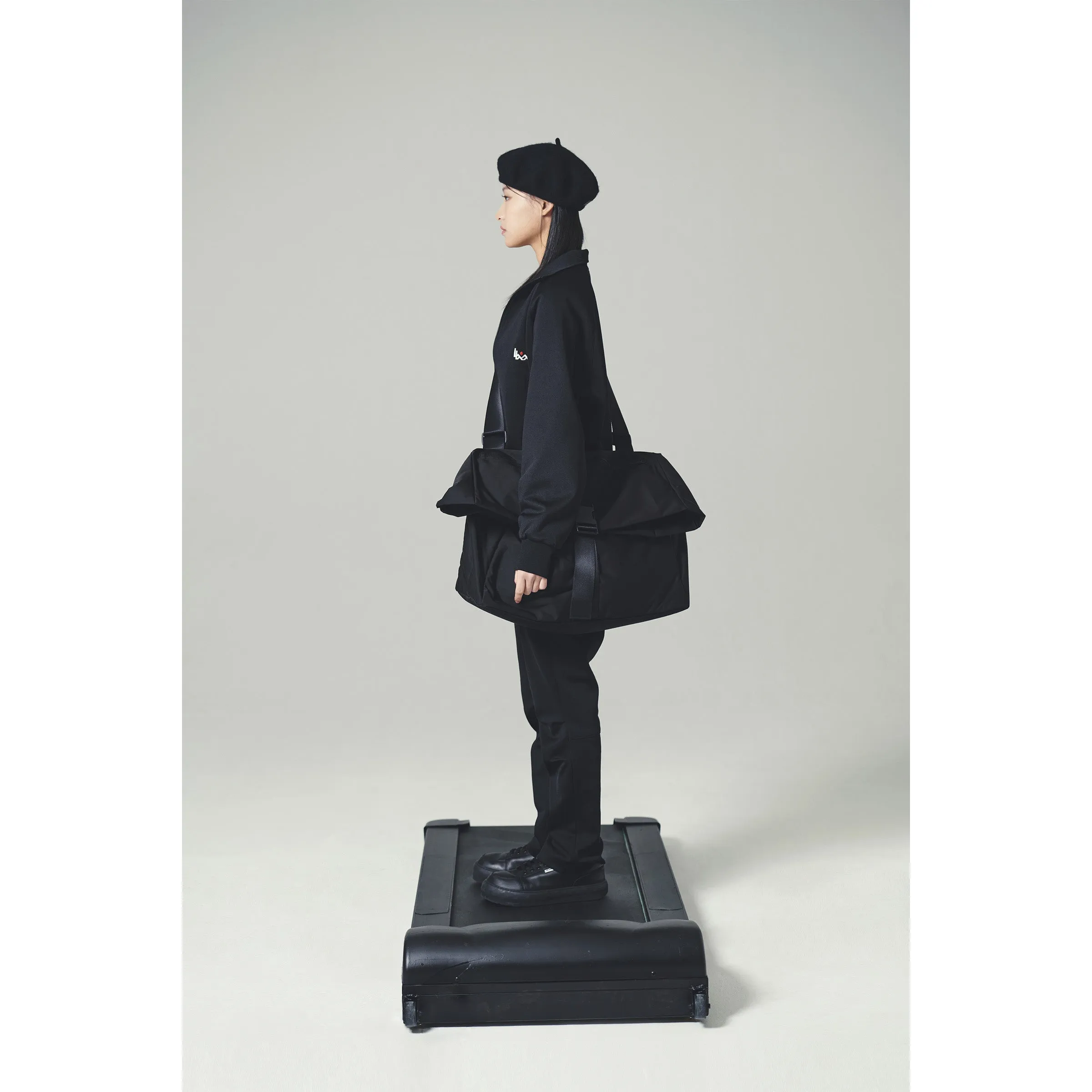 TRACK PANTS / BLACK